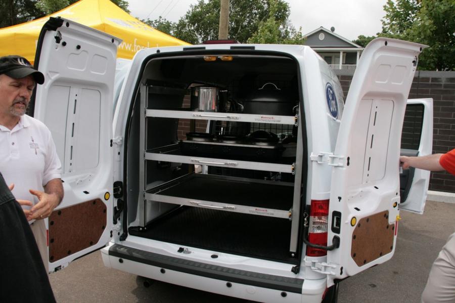  Ford Transit Connect 2010 года  (фото 55 из 109)